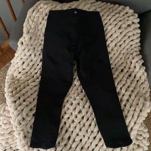 Lululemon Capri Size 6 leggings! Like New!